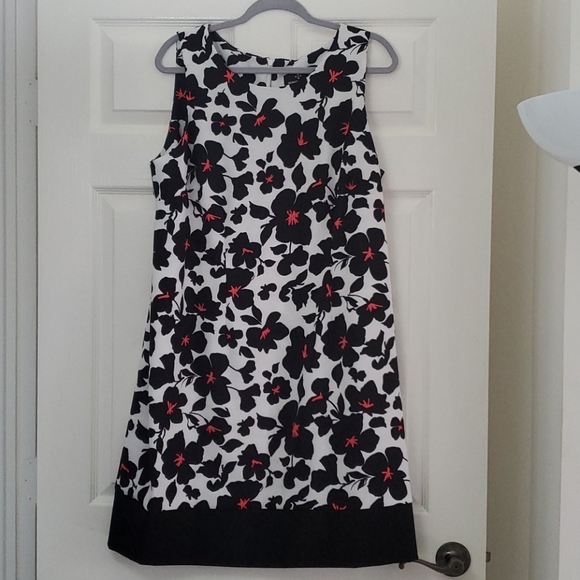 Dresses & Skirts - Dress